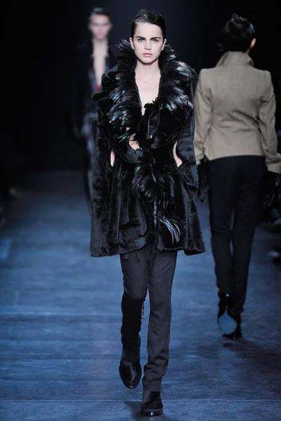 Look 14